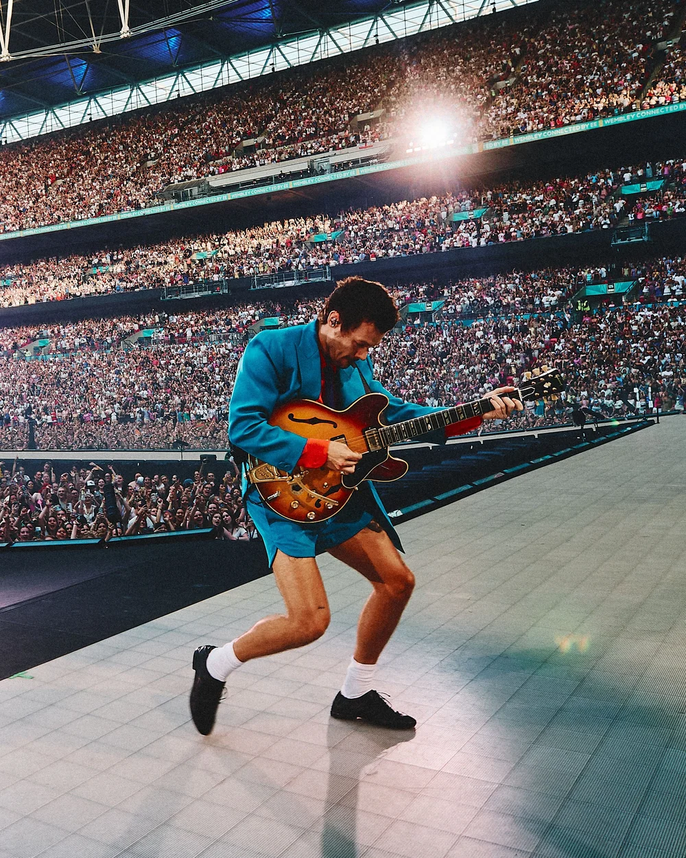 Harry Styles promove ação voluntária com ONG LGBTQIA+ que garante acesso ao show em São Paulo