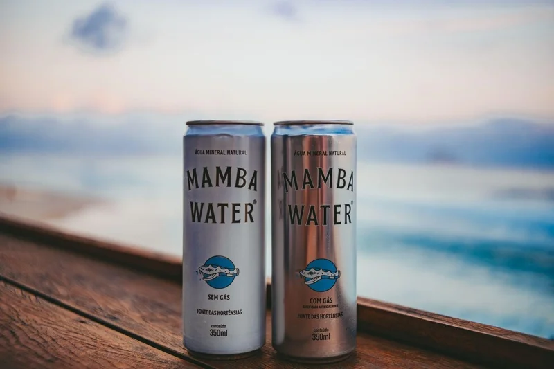 Orla Rio e Mamba Water iniciam substituição de garrafas plásticas por latas nas praias do Rio