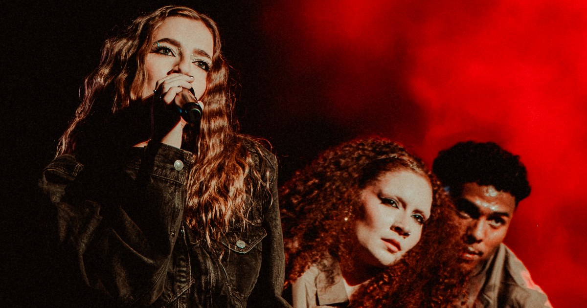 Giana se emociona ao abrir show de Zayn em São Paulo e celebra realização de sonho de infância